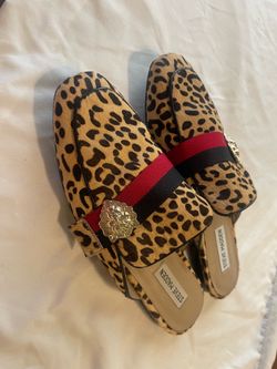 Steve Madden Shoes - size 9