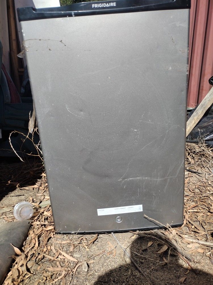 Frigidaire Mini Fridge