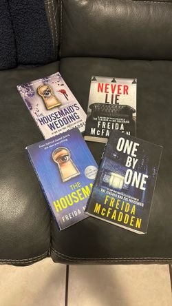 Freida McFadden, Colleen Hoover, Jeneva Rose, Lisa Jewell books (9 total)
