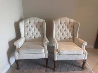 Comfy set of chairs