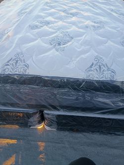 Brand new king size pillowtop mattress included box spring free delivery depends on location
