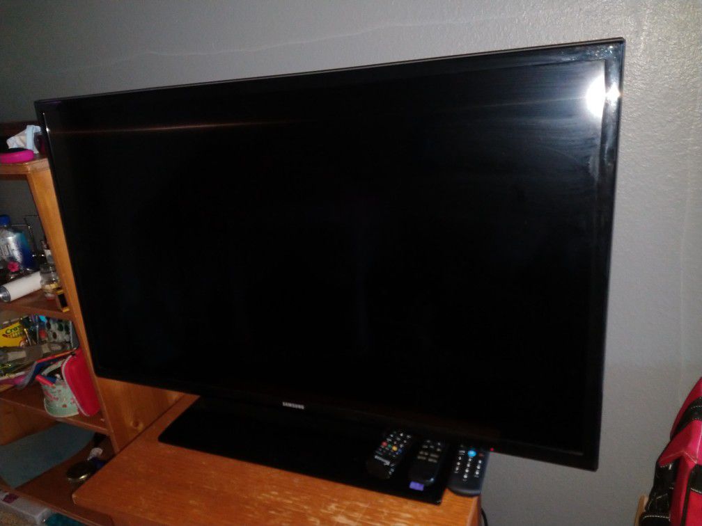 $200. Samsung 40" TV