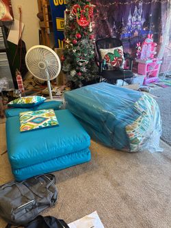 5 piece cushions set with accent pillows 30 by 30 5 inch thick all for $65