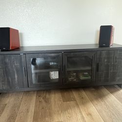 Tv stand