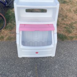 Step To toy box with detachable top shelf this is a great and very durable toybox with couple shelves