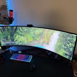 49” Ultra Wide Samsung Monitor