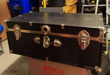 OLD  PIRATE'S  STORAGE  CHEST 