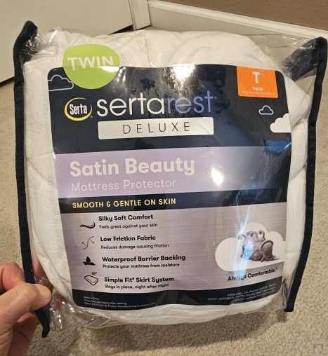 Serta Sertarest Deluxe Twin Size Mattress Protector / Waterproof / Silky Soft Comfort ( Brand New )