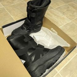 Brand New Snowmobile Boots. Size 11 Never Worn.