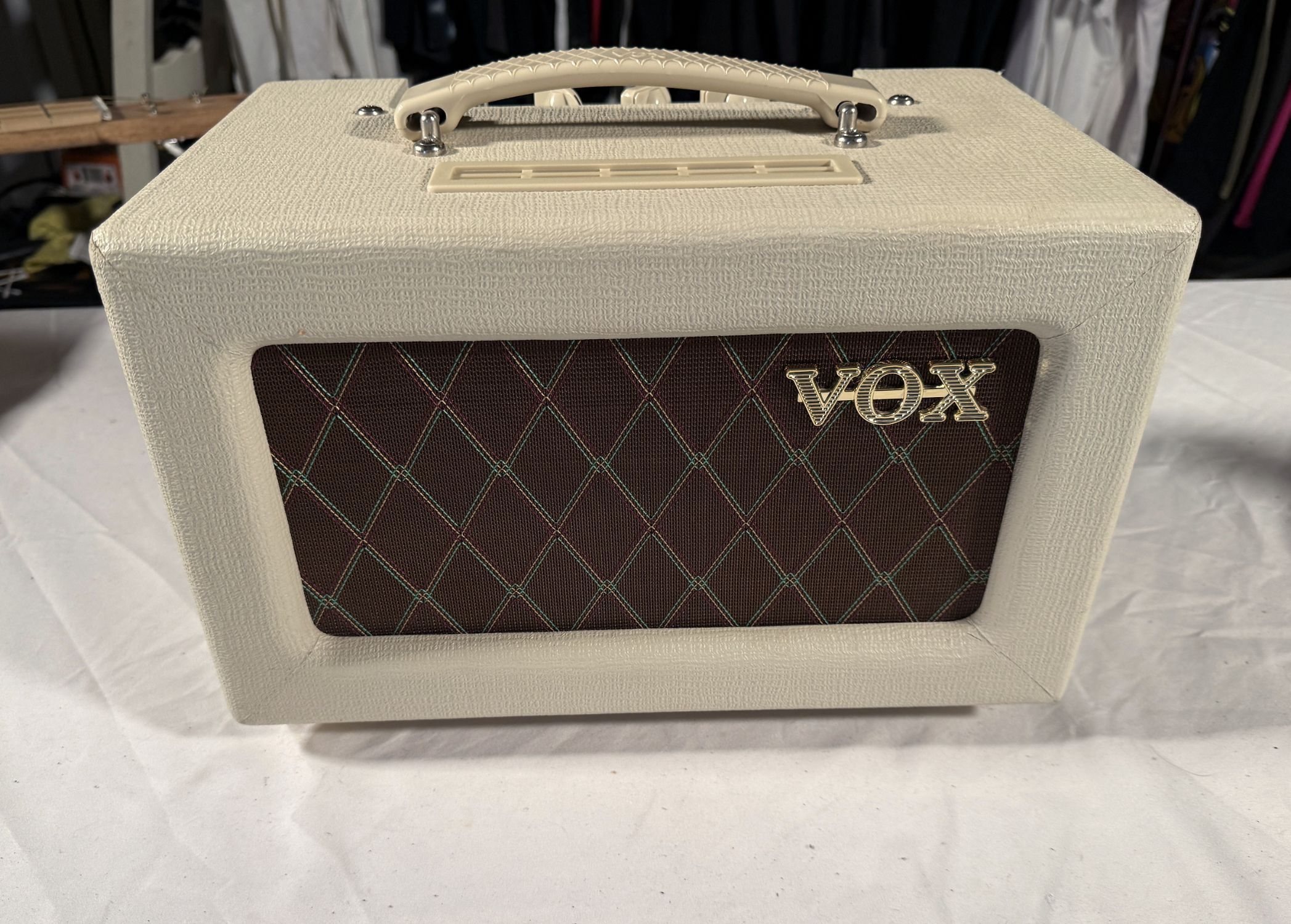 Vox AC4TVH Limited Edition 4-Watt Tube Guitar Amplifier – Cream Tolex