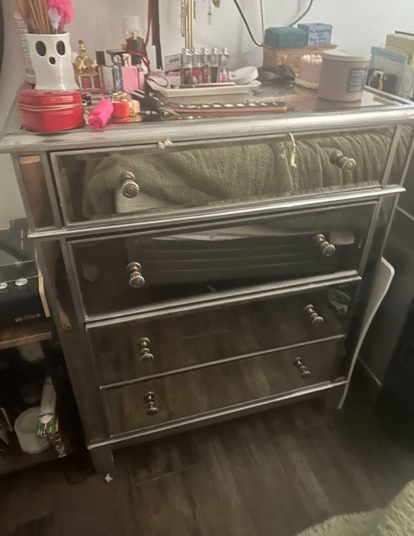 Mirrored Furniture Set