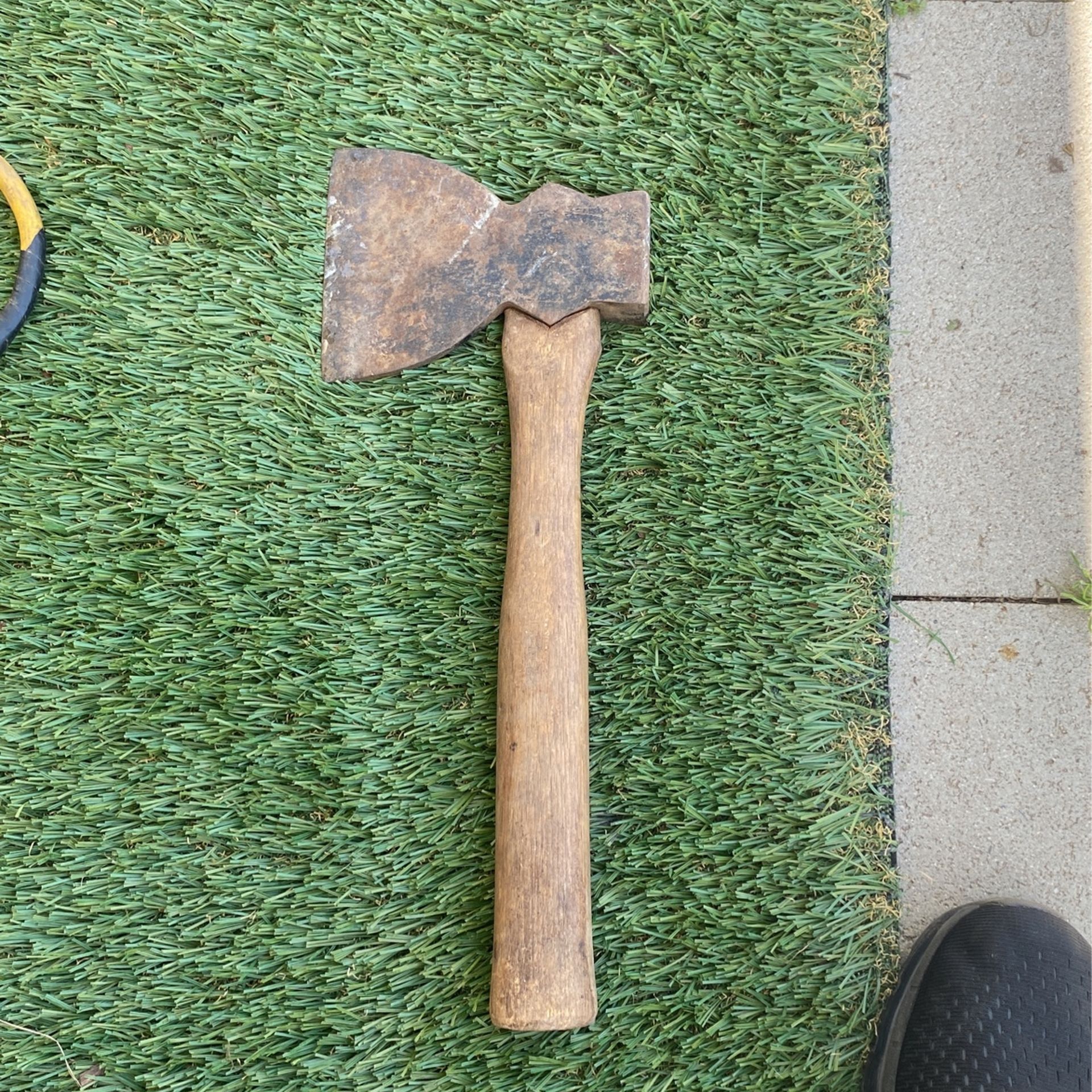 Vintage True Temper Flint Edge Broad Edge Hewing Hatchet