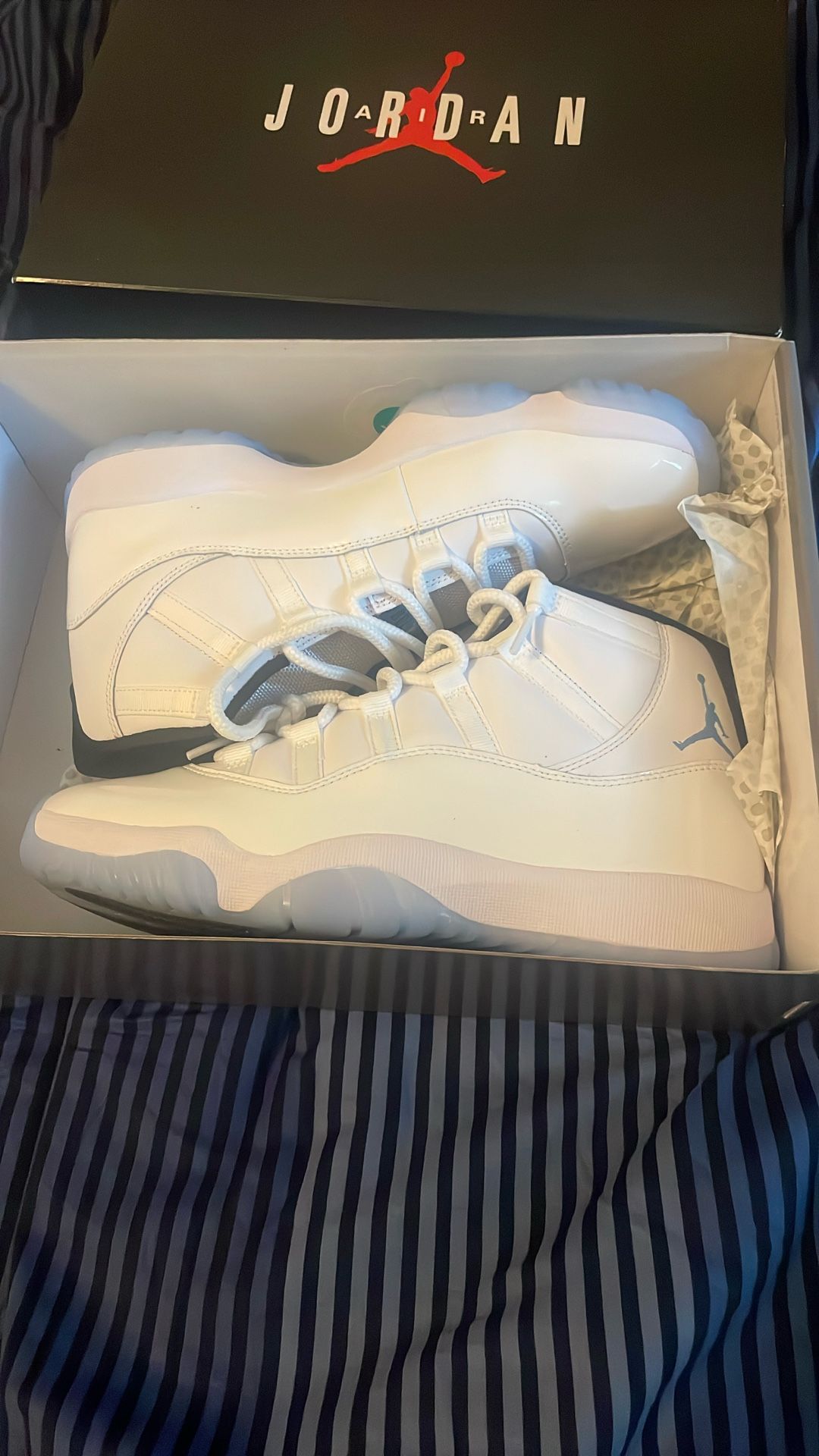 Jordan 11 Legend Blue