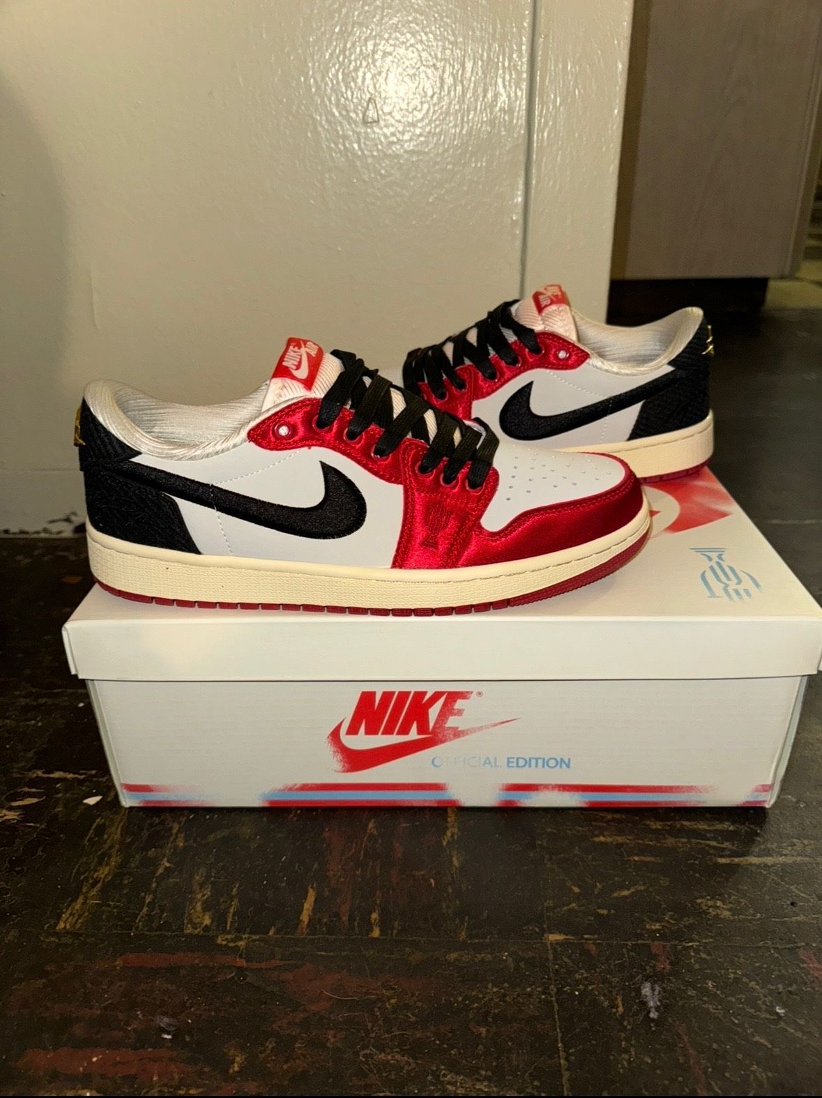 Trophy Room Jordan 1 Low ( READ DESCRIPTION )