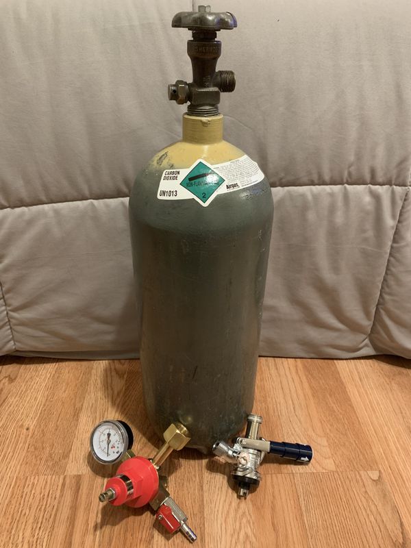 5KG CO2 Tank Filled Food Grade, MICRO MATIC Keg Coupler D & Regulator