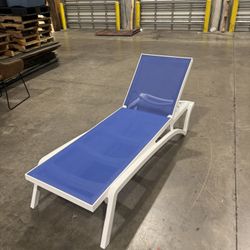 2 Brand New Blue And White Pool Chairs 