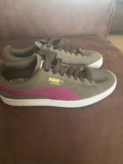 Mens Size 7 Puma Suede Low-Top Sneakers