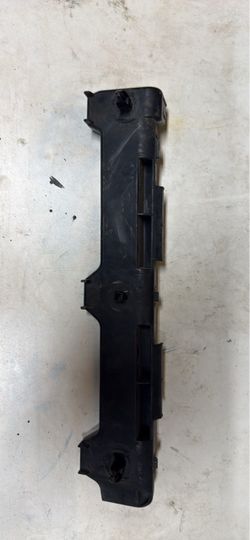 2003-2005 4Runner Rear Bumper Retainer