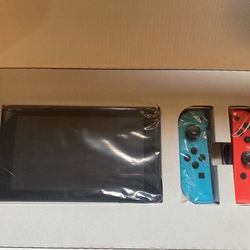 Nintendo Switch (Blue/Red)