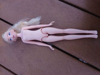 Disney Frozen Elsa Fashion Doll
Disney Frozen Price: $8 OBO