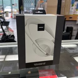 New Bose 700 Bluetooth And Noise Canceling Headphones 