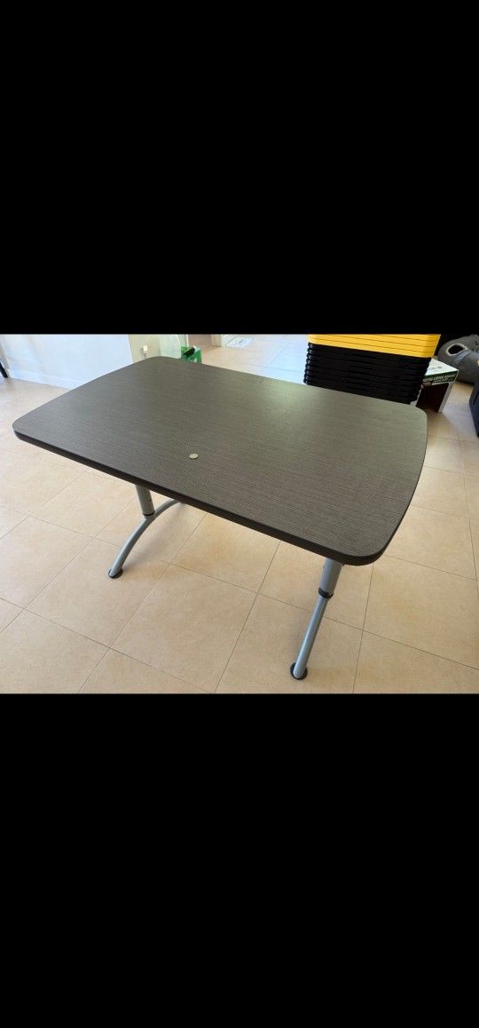 Stand Up Table Desk