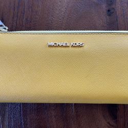 Michael Kors Zip-Around Accordion Wallet