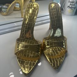 Sexy gold Heels Size 8