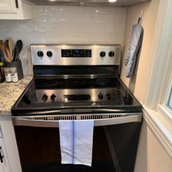 5.3 CU Whirlpool Electric Range