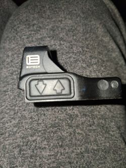 EOTech Red Dot Holographic Sight
