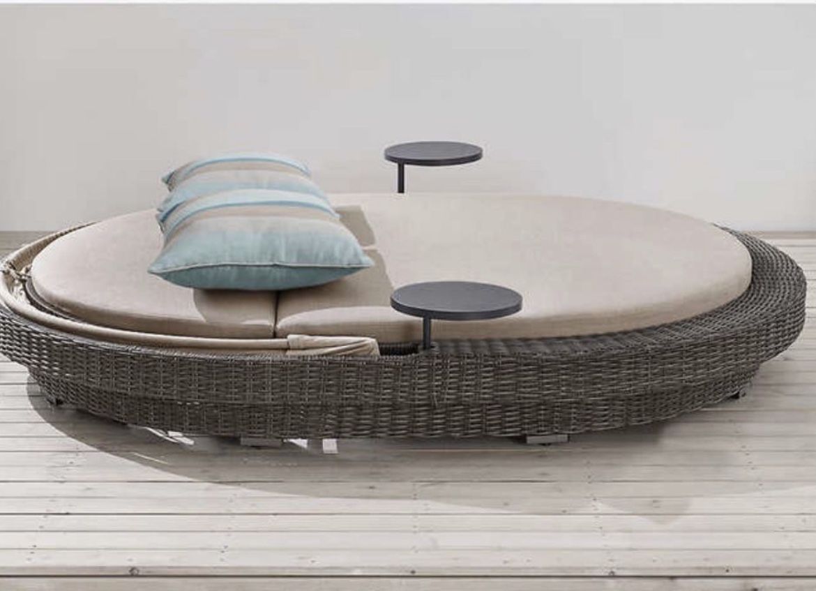 Oval daybed deals