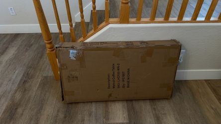 Lift top coffee table