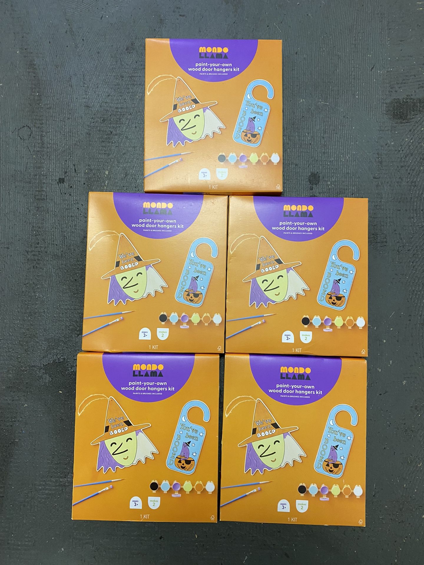 7 packs Wood door hangers kit paints and brushes
