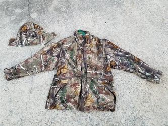 Cabelas gortex large coat with zipable hood