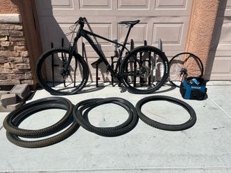 Schwinn Axum 29er Mountain Bike Lot - Frame, RockShox Forks, Tires & Parts please read description