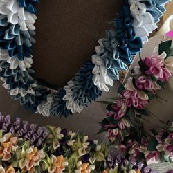 LEIS &  BOUQUETS 💐 
