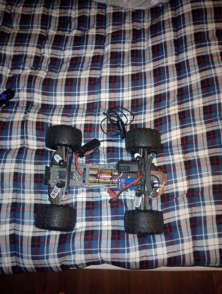 Stampede TRAXXAS RC Truck