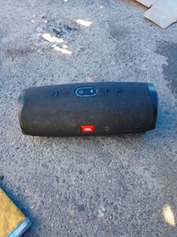JBL Charge 4