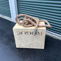 Rogue Plyo box and CLIMBING ROPE