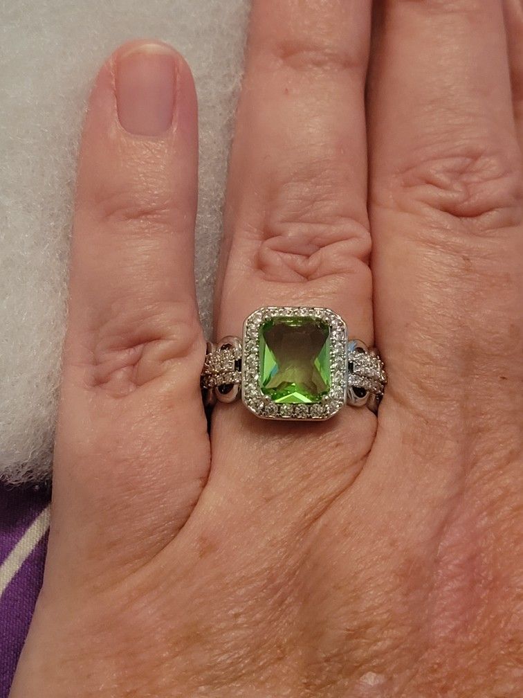 Silver CZ and Peridot Ring Size 9