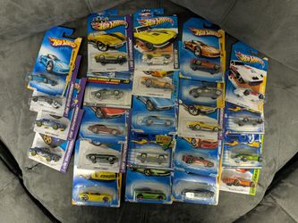 29 Hot Wheels Corvette Lot 