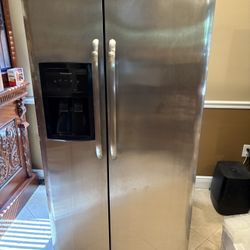Frigidaire 36” Refrigerator Stainless Steel Free Local Delivery