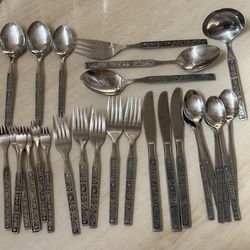 28pc ONEIDA Spring Fever Flatware Set Northland Stainless Black Acc Floral Korea