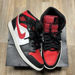 Gym Red Jordan 1 Mid Size 11