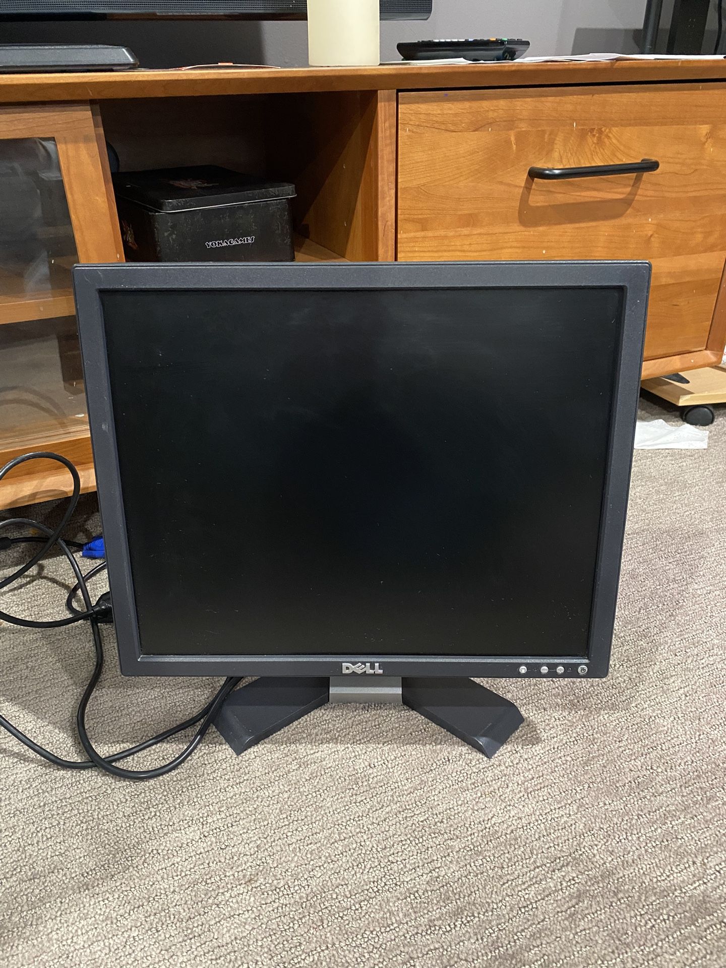 Dell Computer Monitor - E176FPC