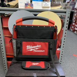 Milwaukee 15 in. PACKOUT Tote