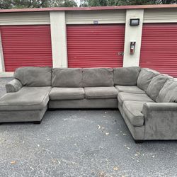 Super Nice Comfy Gray Sectional Couch 🔥🔥