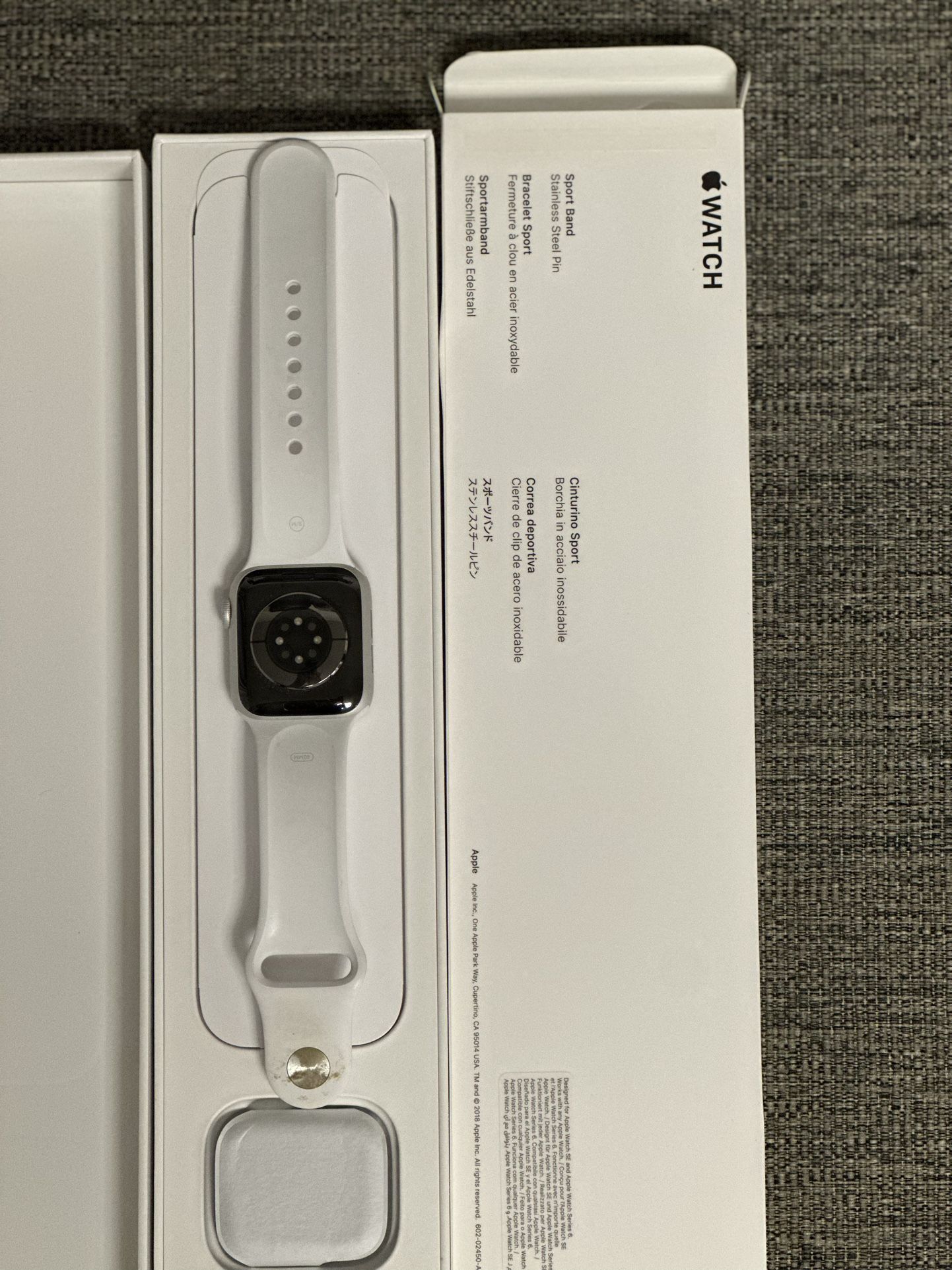 Apple Watch 40 mm SERIES 6 Silver Aluminum Case
