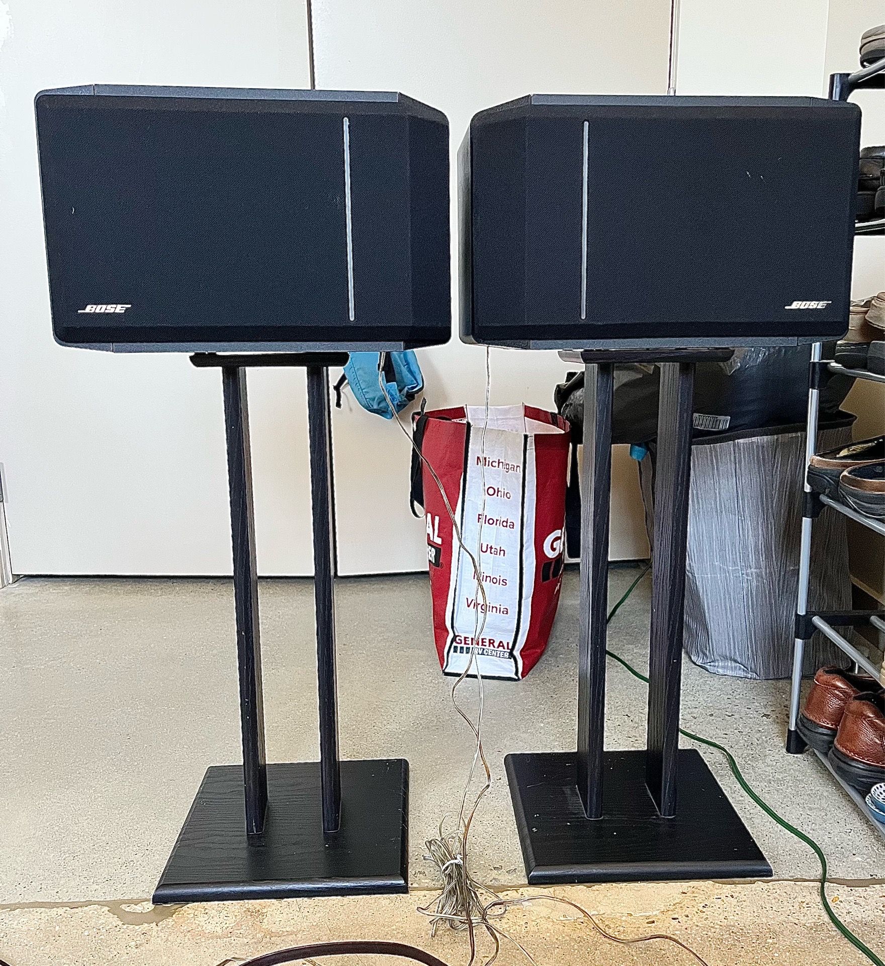 Bose 301 Series IV Bookshelf Speakers with Stands