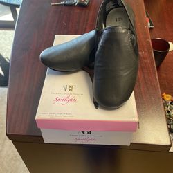 Girl  Jazz Shoes New Size 12.5